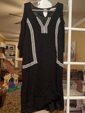 White Mark Women's Marybeth Lined Embroidered Dress navy & white 4X